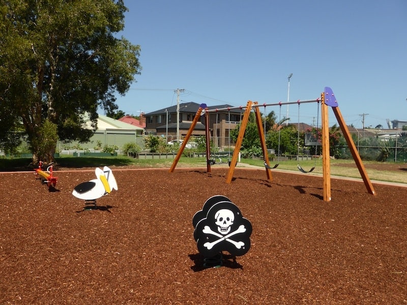 Connolly Park is a cute little playground in the harbourside suburb of Carrington that’s perfect for a play and a picnic. It’s ideal for yournger kids with small climbing equipment with a slide and a set of swings (regular and baby). Put this on your list for toddler-suitable playgrounds!
