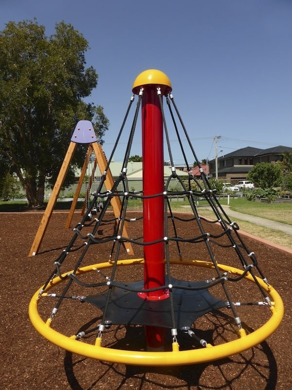 Connolly Park is a cute little playground in the harbourside suburb of Carrington that’s perfect for a play and a picnic. It’s ideal for yournger kids with small climbing equipment with a slide and a set of swings (regular and baby). Put this on your list for toddler-suitable playgrounds!